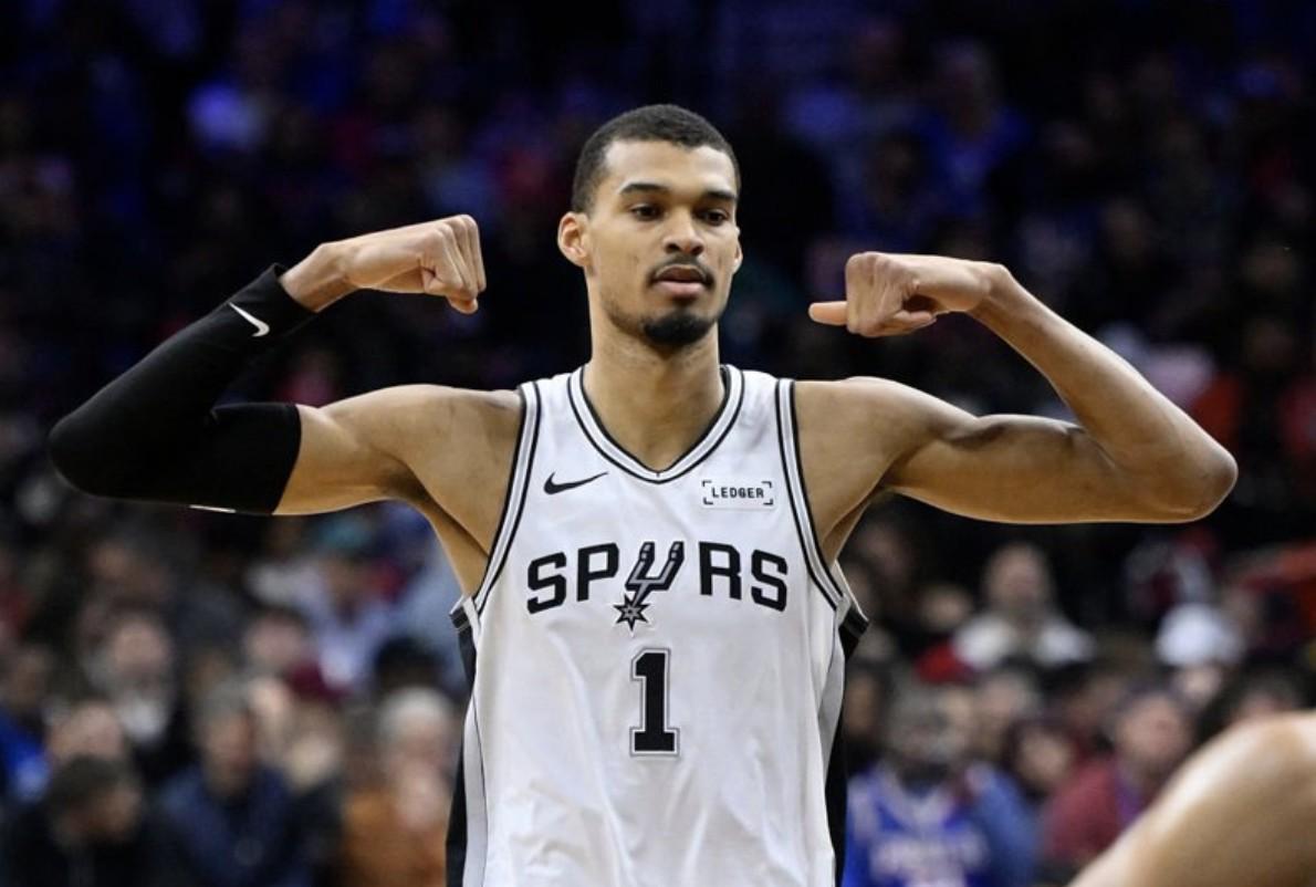 博鱼体育入口-文班：当齐心协力打出团队篮球时，我们就是世界最强的球队